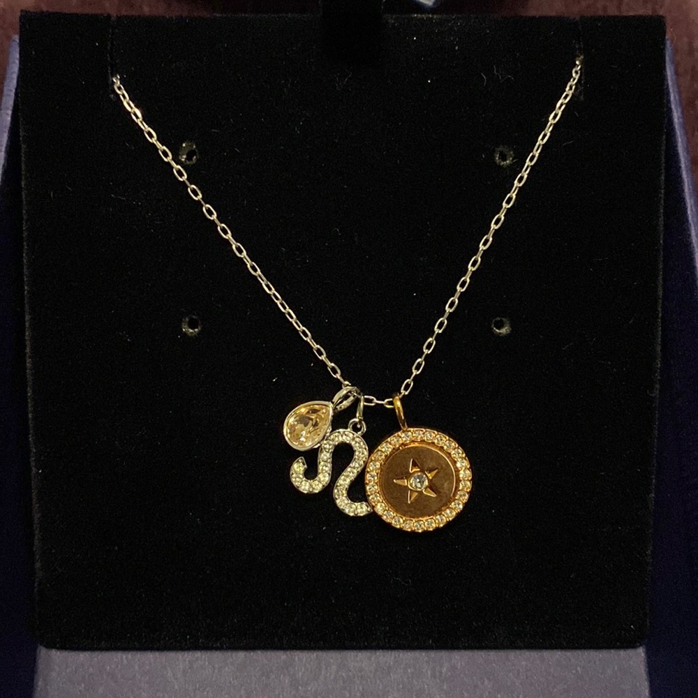 Swarovski-leo pendant